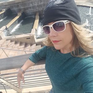 Meet your Posher, Ann